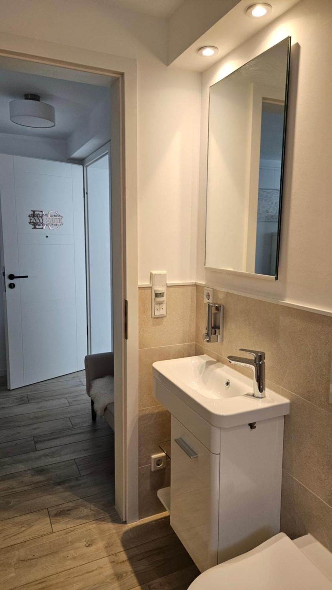Enny Suite Apartment Im Schoenen Rheinland Ломар Экстерьер фото