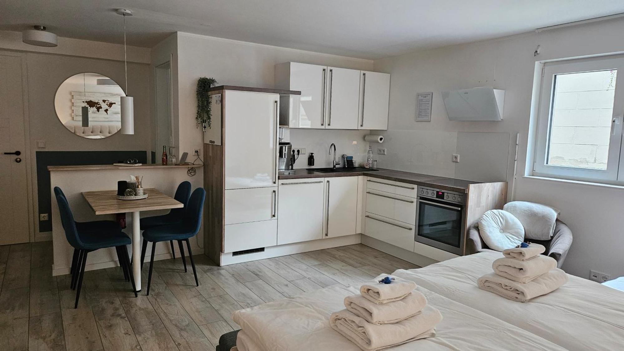 Enny Suite Apartment Im Schoenen Rheinland Ломар Экстерьер фото